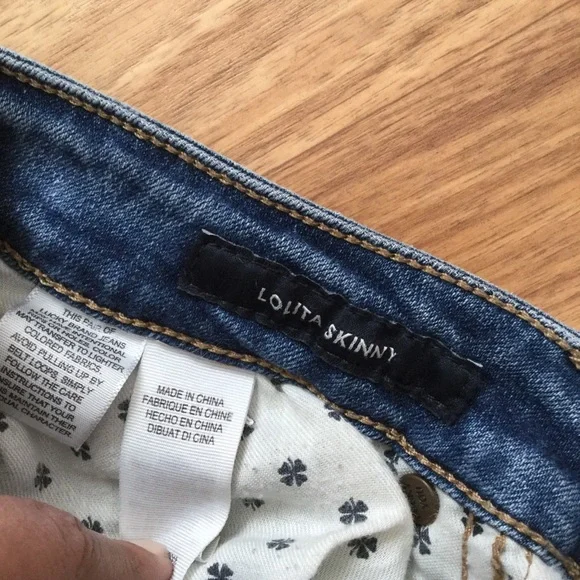 Lucky Brand Lolita Skinny Chew Hem  Distressed EUC - Picture 7 of 13